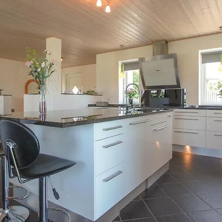 Five-bedroom Holiday In Haderslev *
