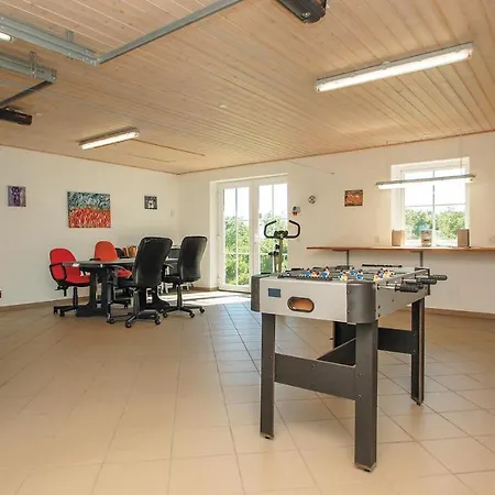 Five-bedroom Holiday In Haderslev *